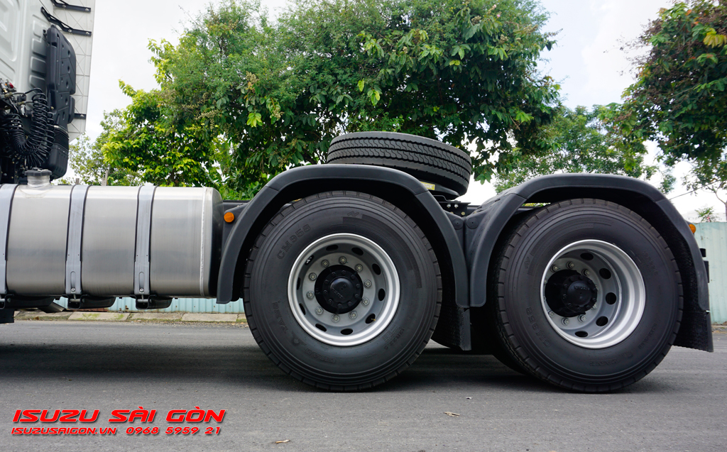 Đầu Kéo Isuzu 380 Hp 15
